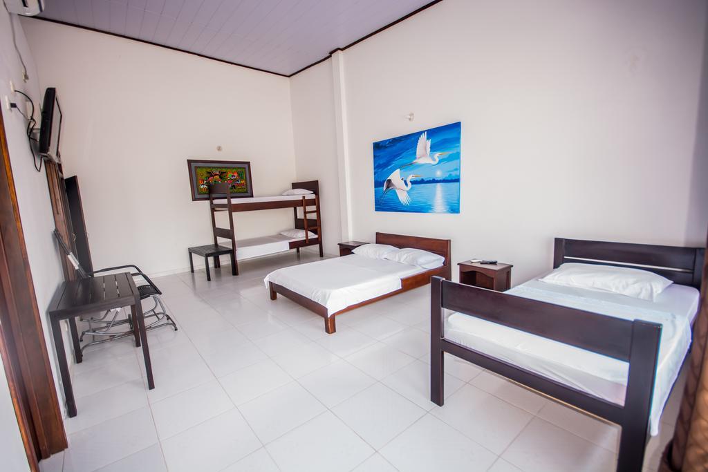 Casa Hotel Maune Leticia Exterior photo